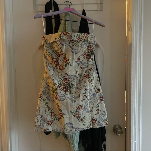 EDIKTED Floral Tapestry Lace-Up Back Strapless Minidress - Picture 2 of 8